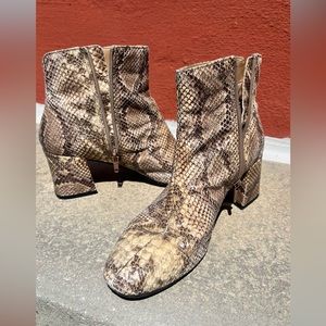 Chinese Laundry faux snakeskin cowboy style boots size 8 women’s booties